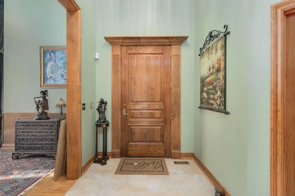 833 Lakewood Drive Rochester Hills, MI 48309