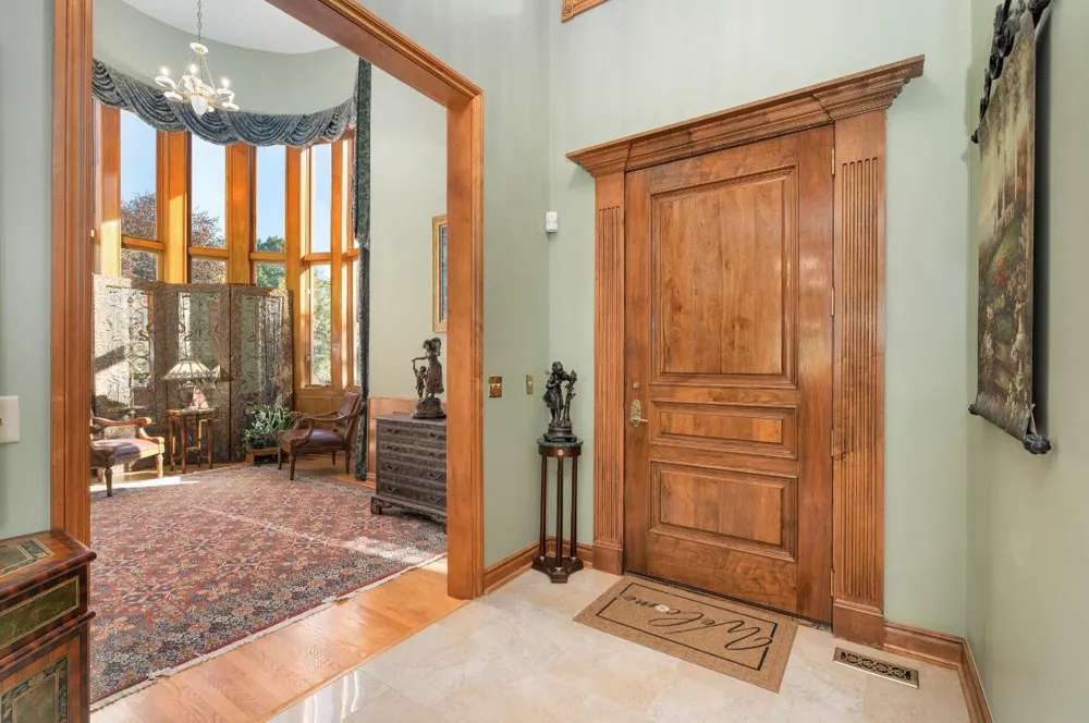 833 Lakewood Drive Rochester Hills, MI 48309