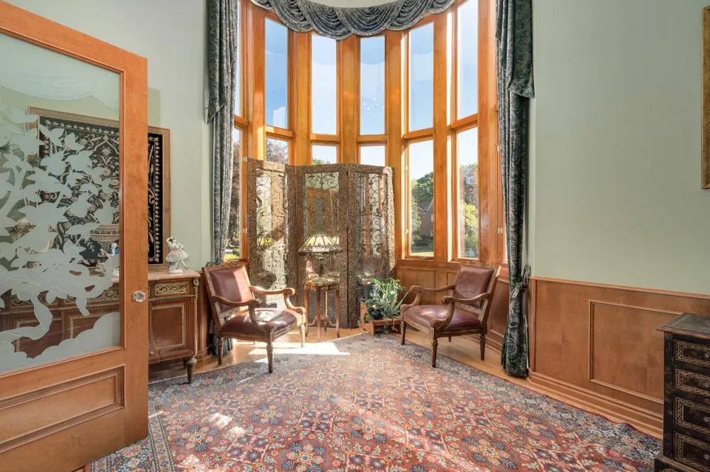 833 Lakewood Drive Rochester Hills, MI 48309