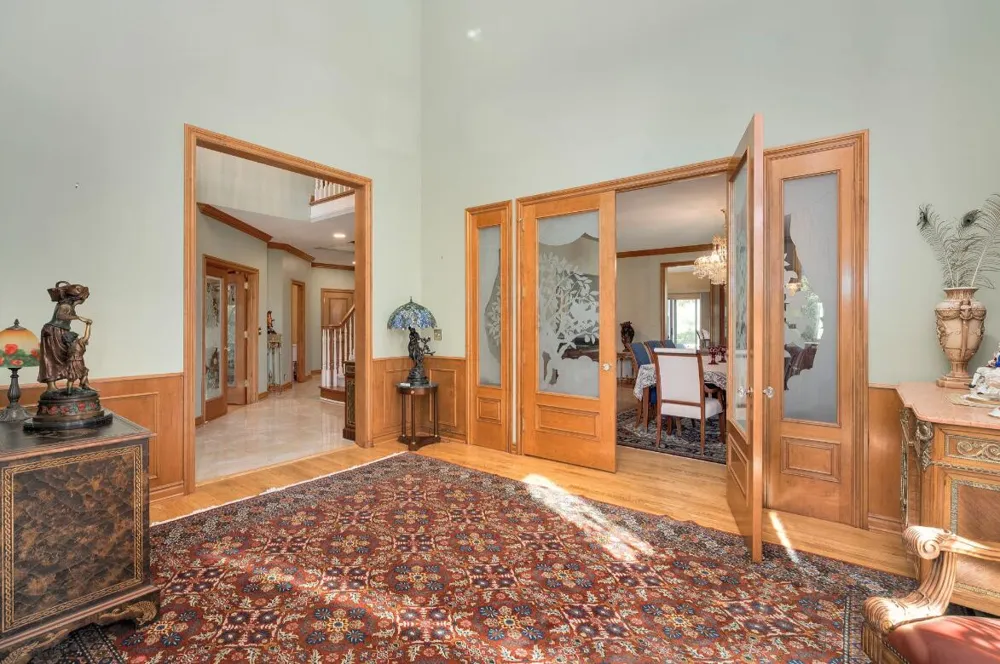 833 Lakewood Drive Rochester Hills, MI 48309