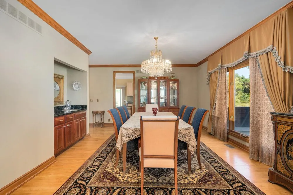 833 Lakewood Drive Rochester Hills, MI 48309