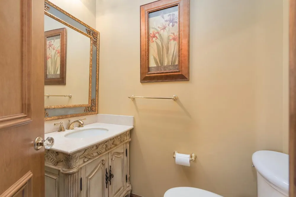 833 Lakewood Drive Rochester Hills, MI 48309