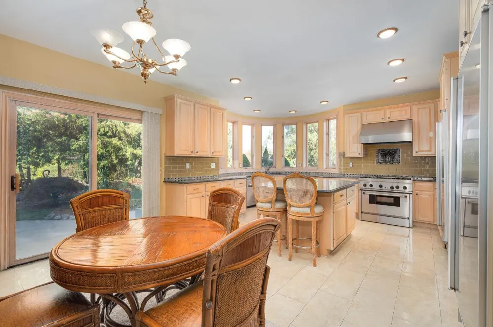 833 Lakewood Drive Rochester Hills, MI 48309
