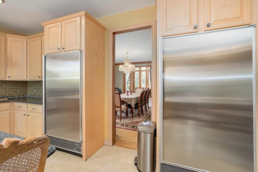 833 Lakewood Drive Rochester Hills, MI 48309