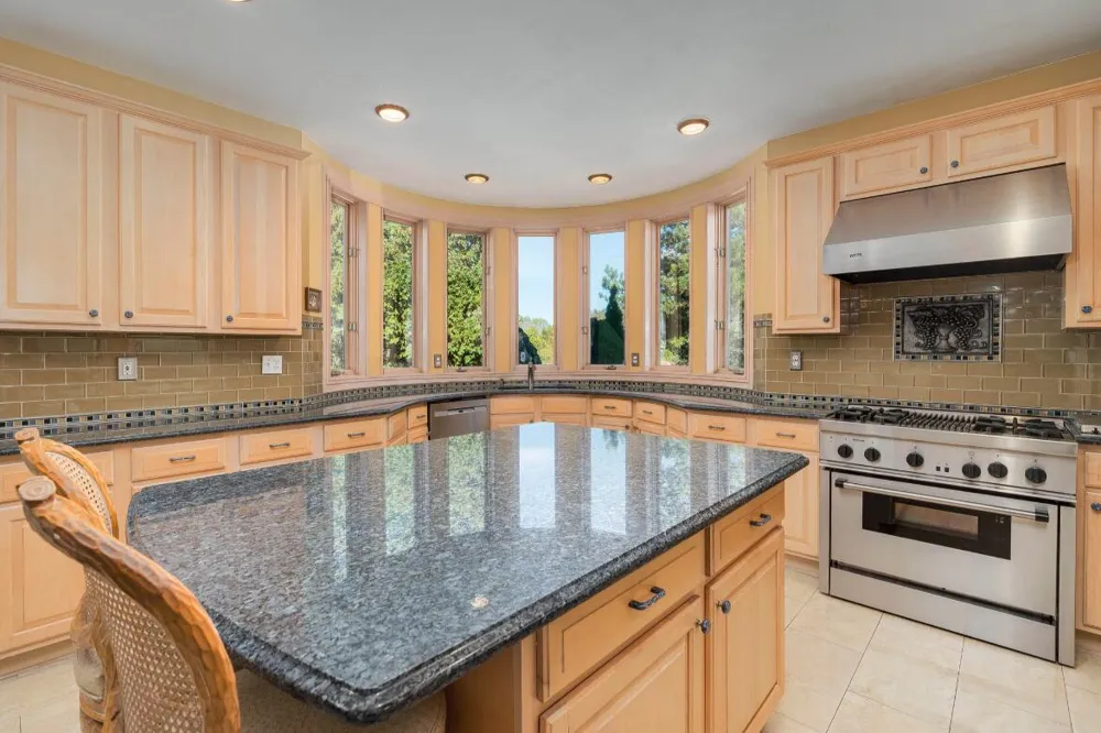 833 Lakewood Drive Rochester Hills, MI 48309