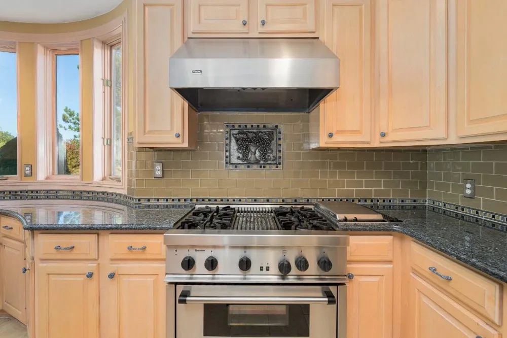 833 Lakewood Drive Rochester Hills, MI 48309