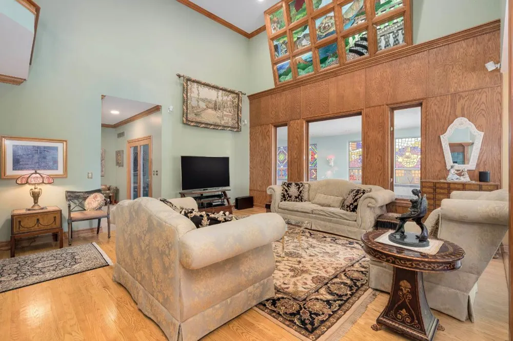 833 Lakewood Drive Rochester Hills, MI 48309