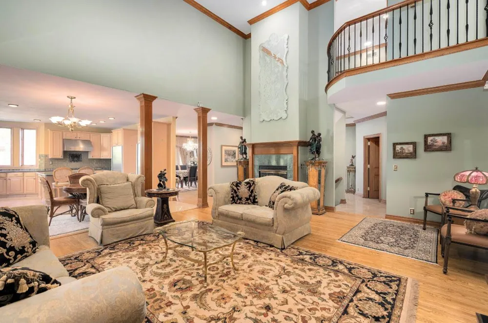 833 Lakewood Drive Rochester Hills, MI 48309