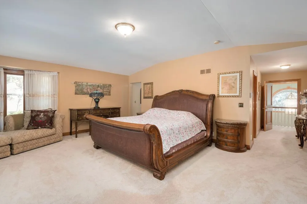 833 Lakewood Drive Rochester Hills, MI 48309