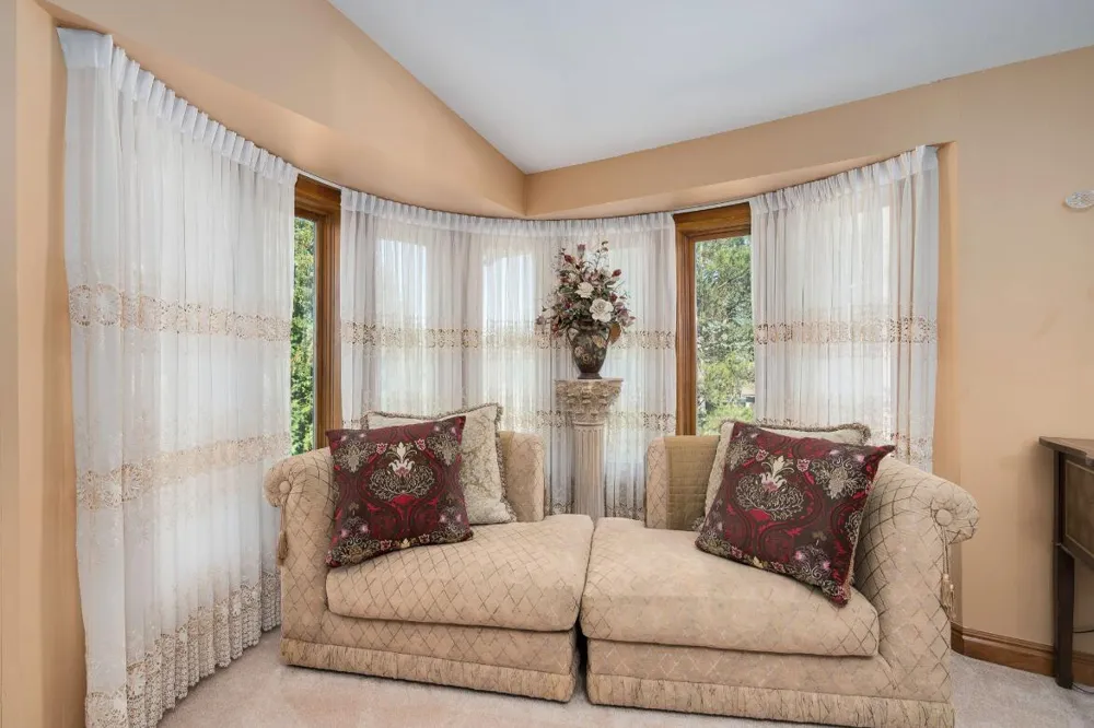833 Lakewood Drive Rochester Hills, MI 48309
