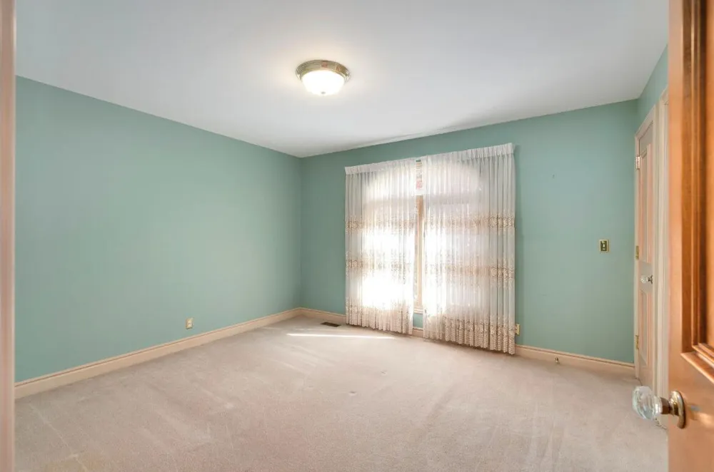833 Lakewood Drive Rochester Hills, MI 48309