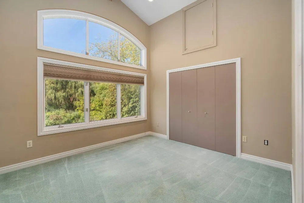 833 Lakewood Drive Rochester Hills, MI 48309