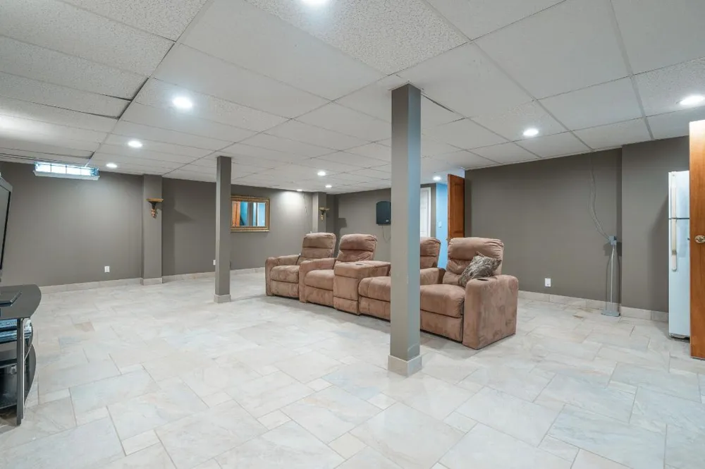833 Lakewood Drive Rochester Hills, MI 48309