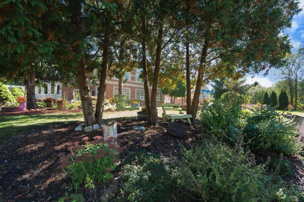 833 Lakewood Drive Rochester Hills, MI 48309