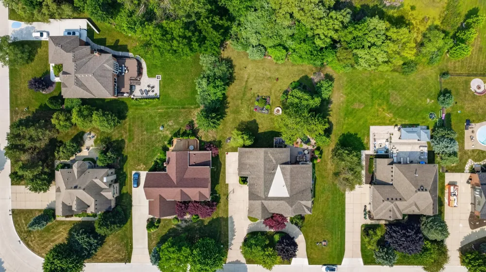 833 Lakewood Drive Rochester Hills, MI 48309