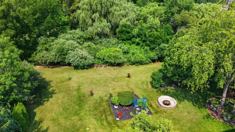 833 Lakewood Drive Rochester Hills, MI 48309