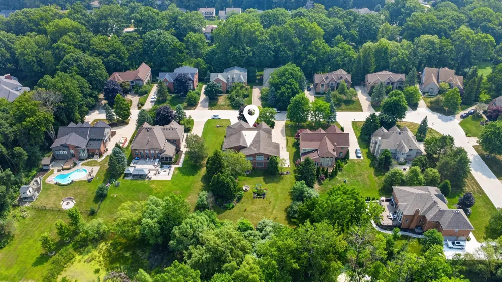 833 Lakewood Drive Rochester Hills, MI 48309