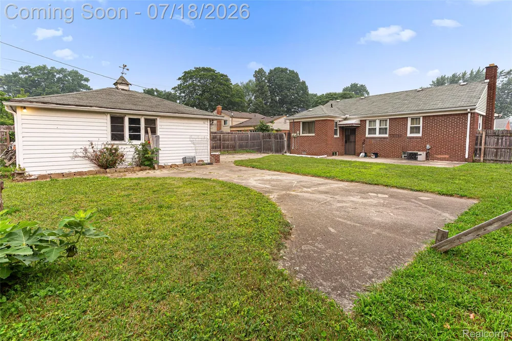 31535 Rush Street Garden City City, MI 48135