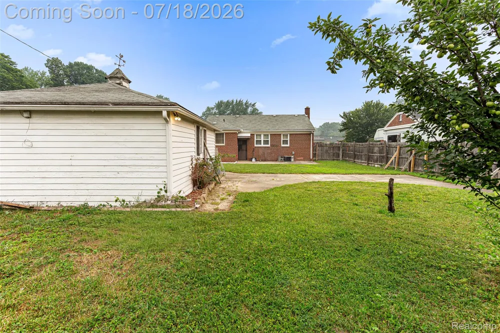 31535 Rush Street Garden City City, MI 48135