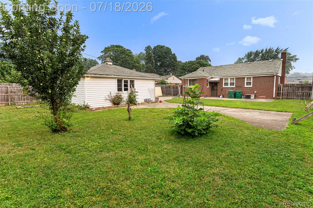 31535 Rush Street Garden City City, MI 48135