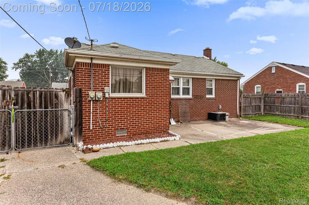 31535 Rush Street Garden City City, MI 48135
