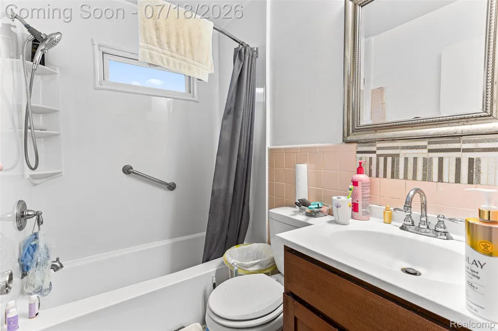 31535 Rush Street Garden City City, MI 48135
