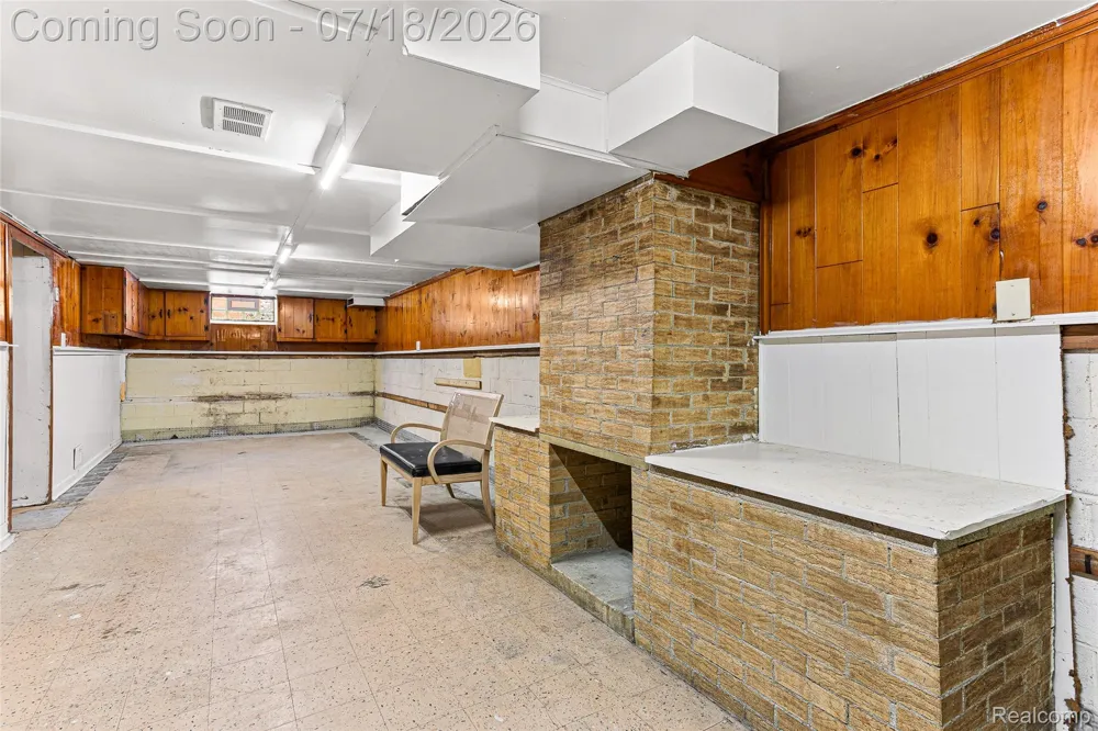 31535 Rush Street Garden City City, MI 48135