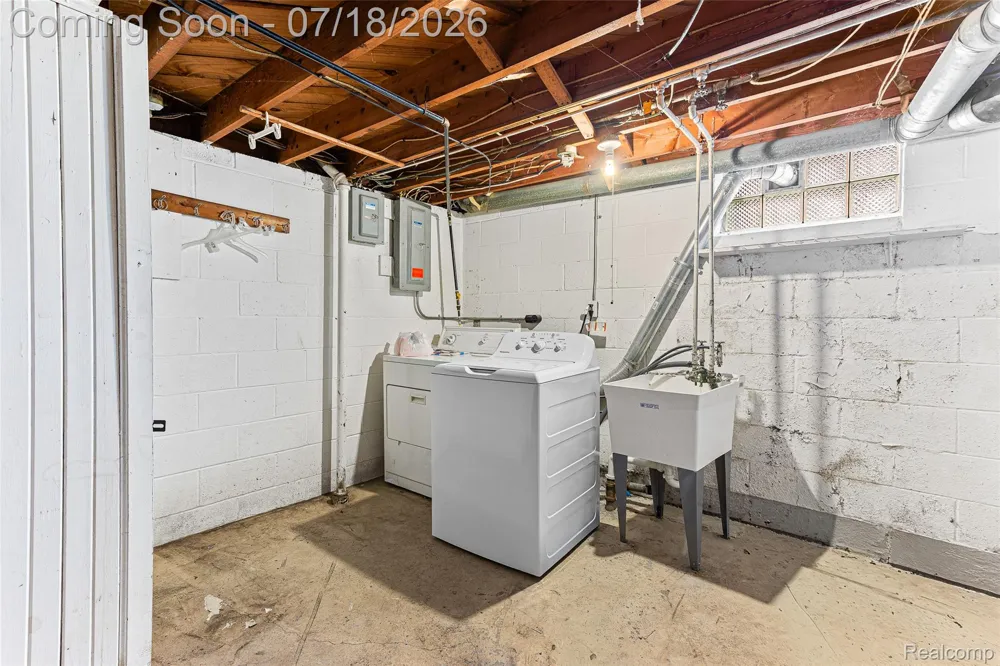 31535 Rush Street Garden City City, MI 48135