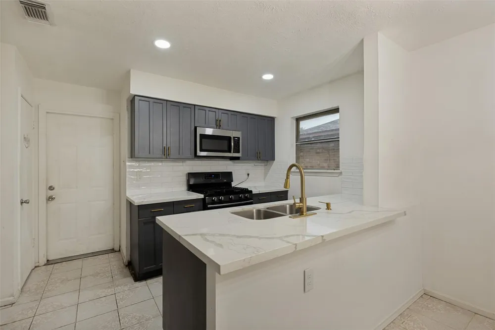 1415 Leadenhall Circle Channelview, TX 77530