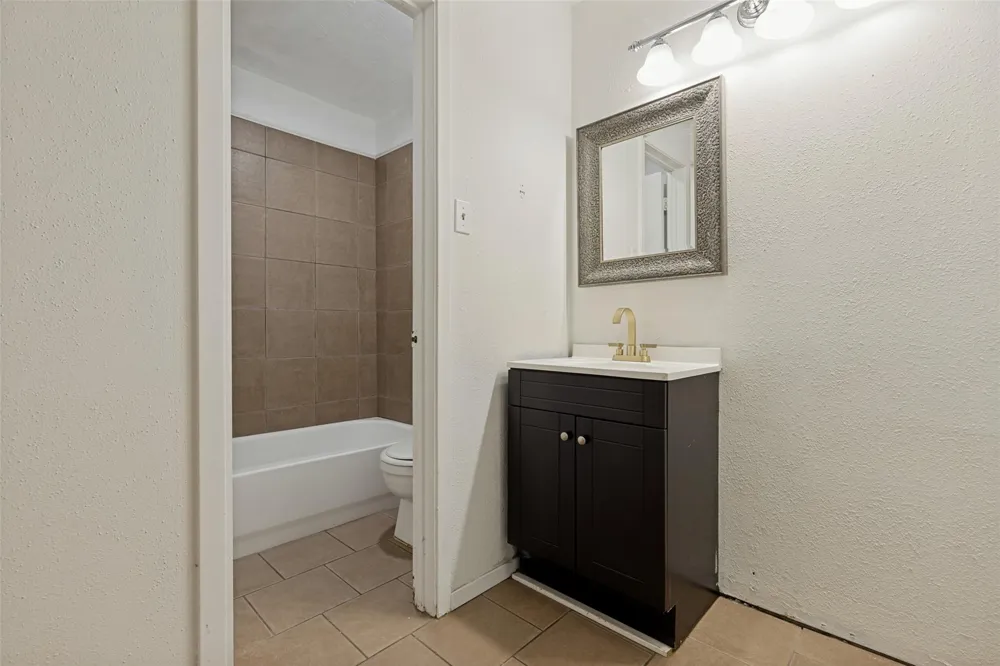 1415 Leadenhall Circle Channelview, TX 77530