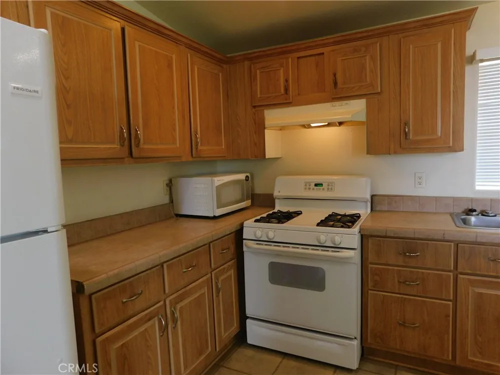 19825 Taylor California City, CA 93505
