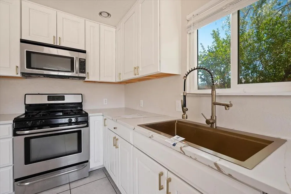 5975 Lupine Avenue 29 Palms, CA 92277