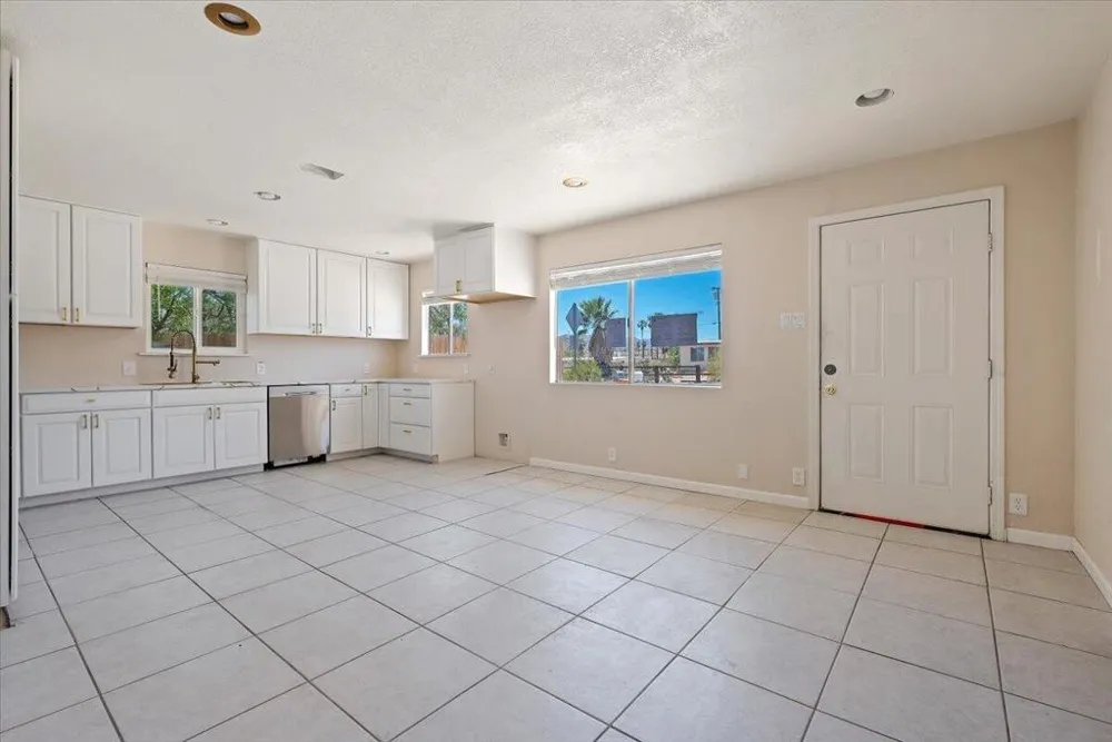 5975 Lupine Avenue 29 Palms, CA 92277