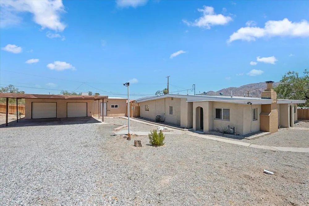 5975 Lupine Avenue 29 Palms, CA 92277
