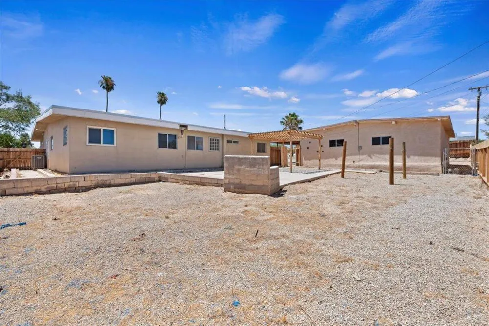 5975 Lupine Avenue 29 Palms, CA 92277