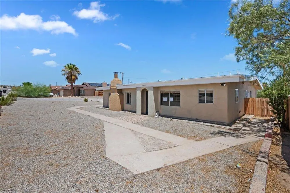 5975 Lupine Avenue 29 Palms, CA 92277
