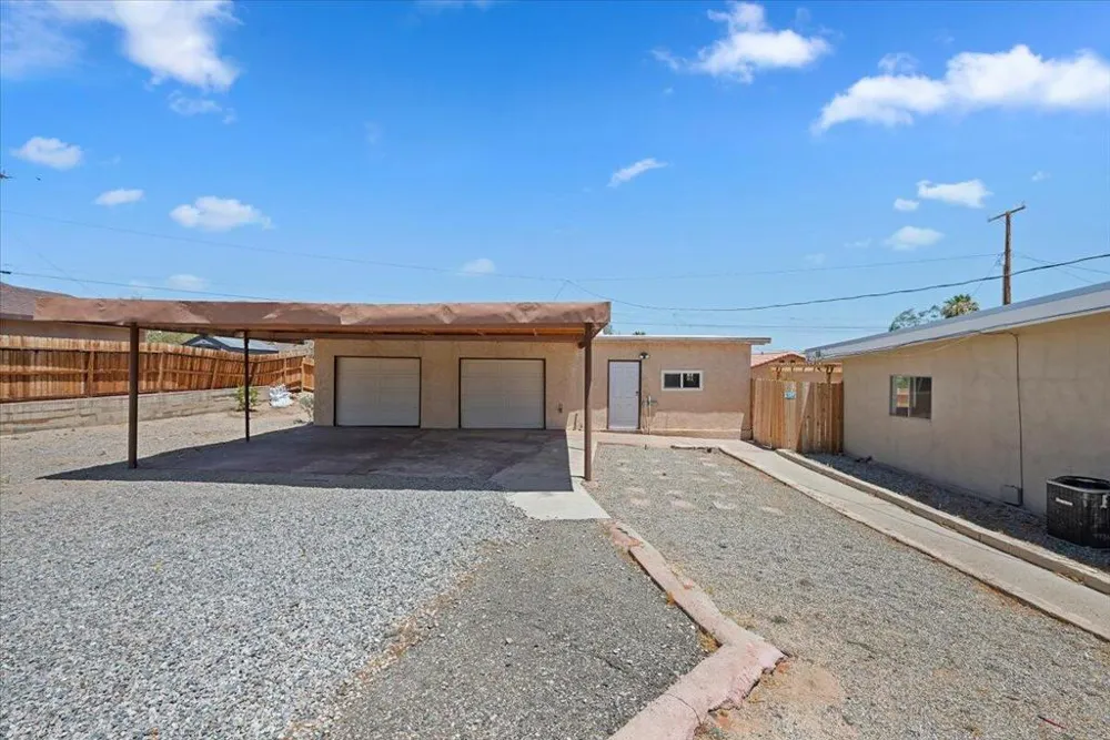 5975 Lupine Avenue 29 Palms, CA 92277
