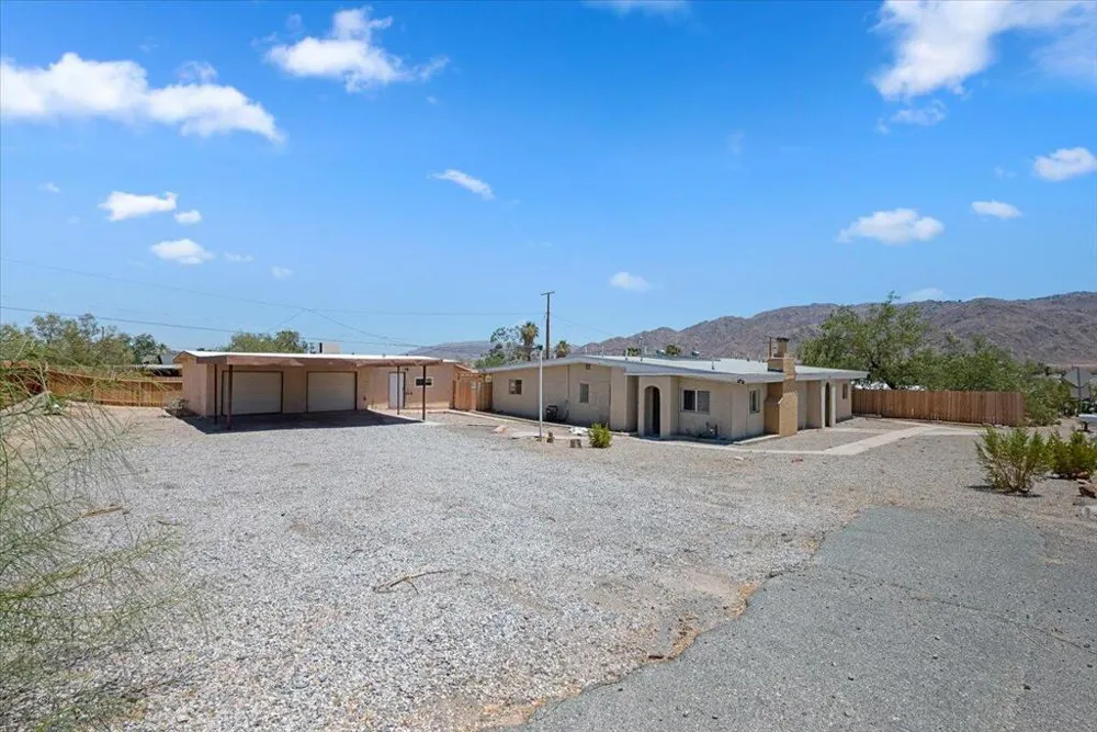 5975 Lupine Avenue 29 Palms, CA 92277
