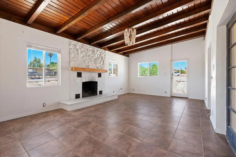 5975 Lupine Avenue 29 Palms, CA 92277