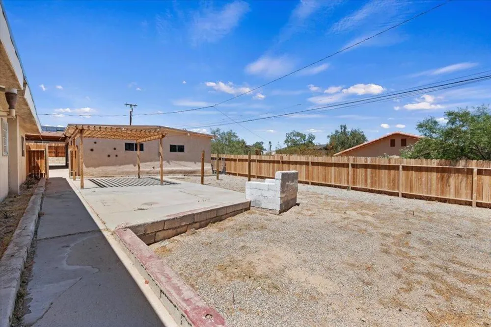 5975 Lupine Avenue 29 Palms, CA 92277