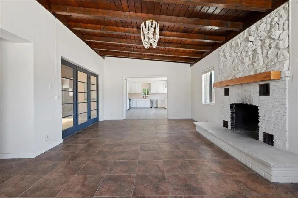 5975 Lupine Avenue 29 Palms, CA 92277