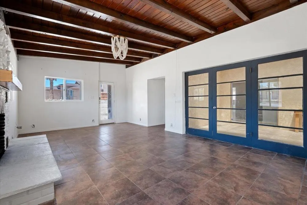 5975 Lupine Avenue 29 Palms, CA 92277