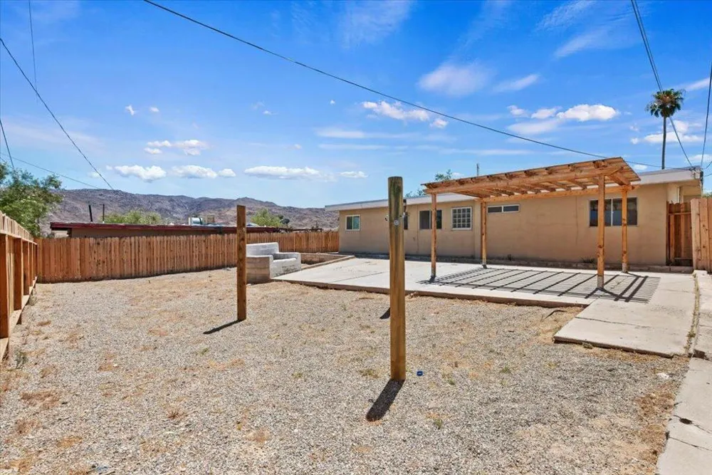 5975 Lupine Avenue 29 Palms, CA 92277