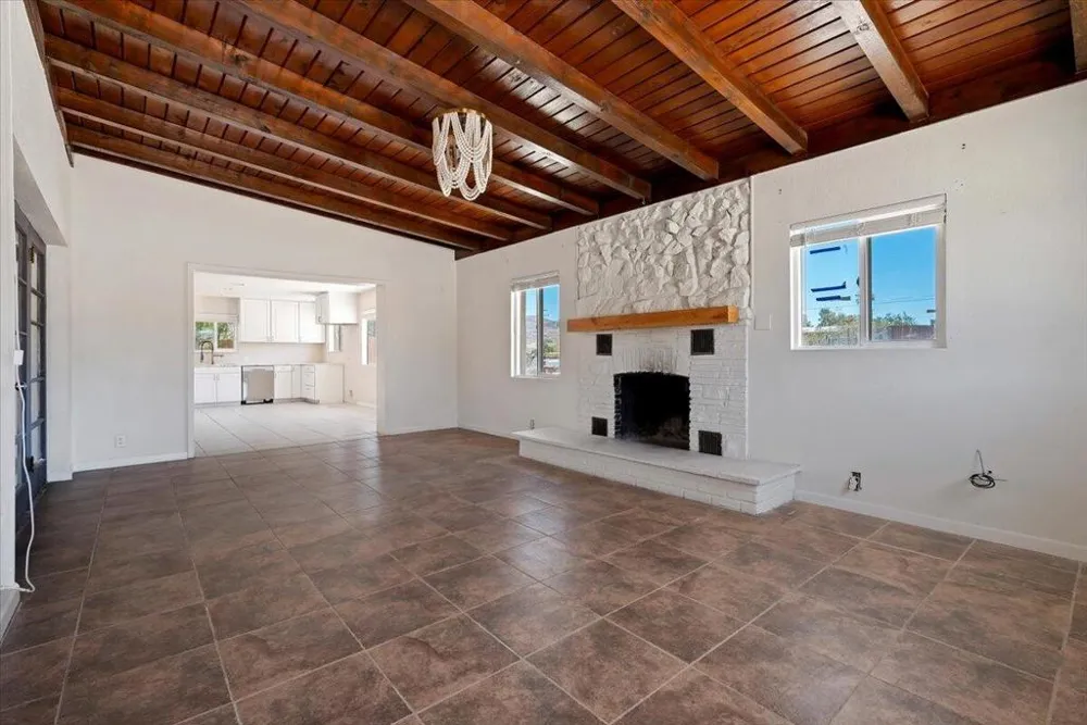 5975 Lupine Avenue 29 Palms, CA 92277