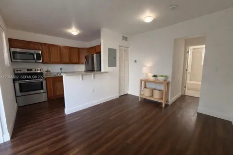540 NW 7th St #27