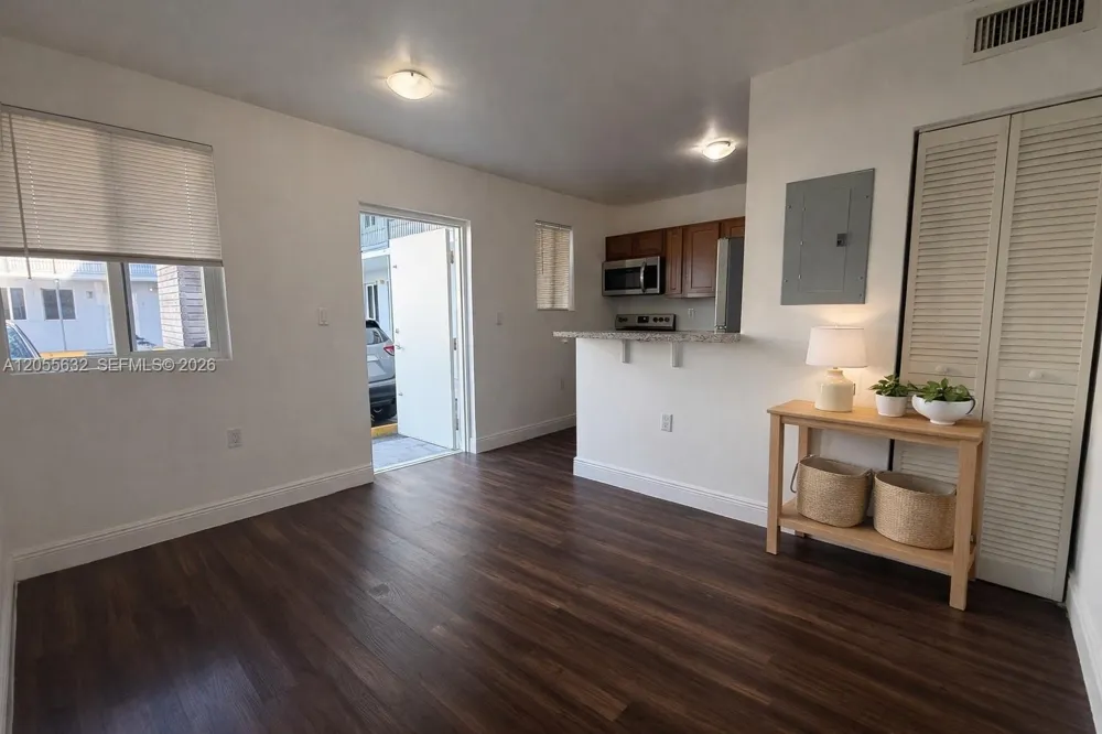540 NW 7th St #27 Miami, FL 33136