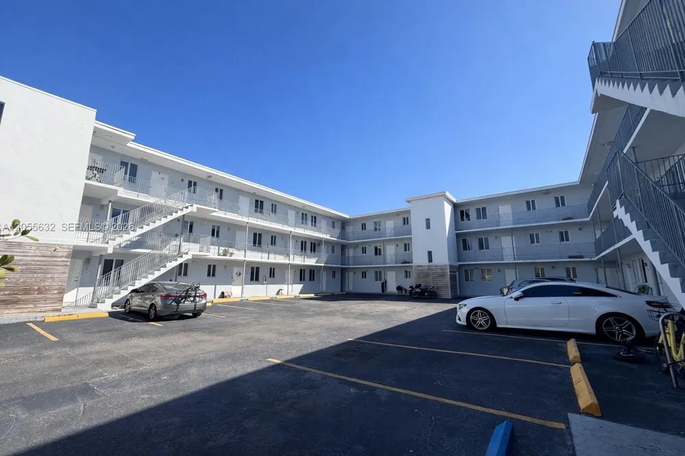 540 NW 7th St #27 Miami, FL 33136