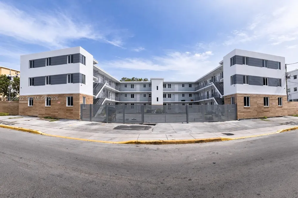 540 NW 7th St #27 Miami, FL 33136