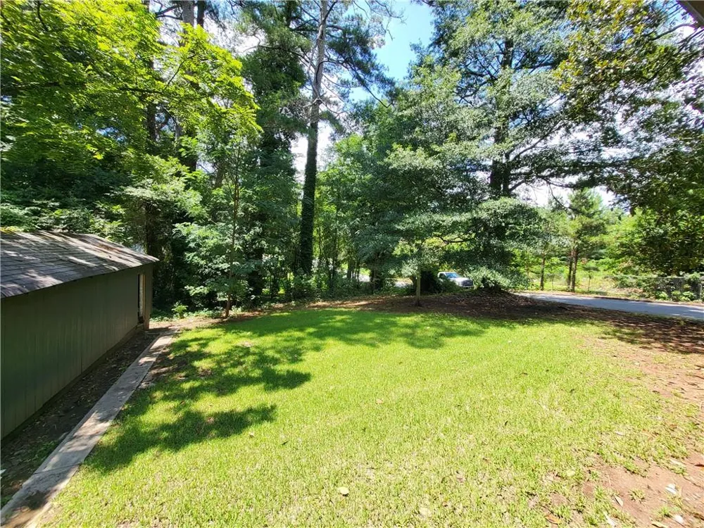 2107 Pinehurst Drive East Point, GA 30344