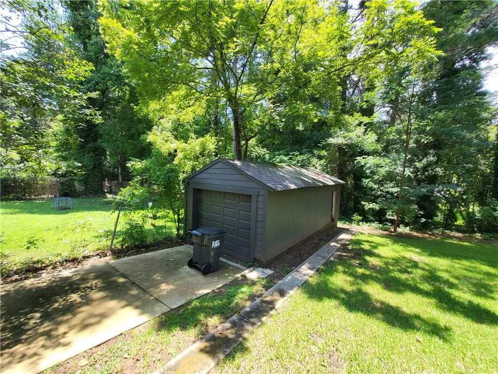 2107 Pinehurst Drive East Point, GA 30344